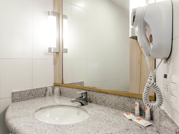 Imagen de la habitación del Hotel Ibis Concepcion. Foto 5