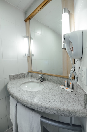 Imagen de la habitación del Hotel Ibis Concepcion. Foto 14