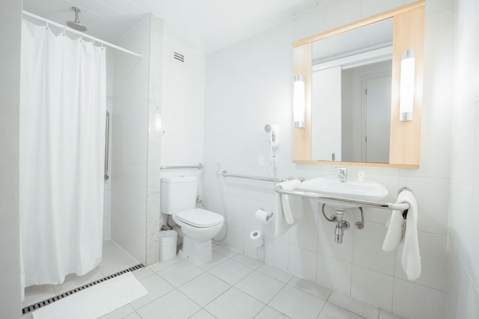 Imagen de la habitación del Hotel Ibis Concepcion. Foto 16