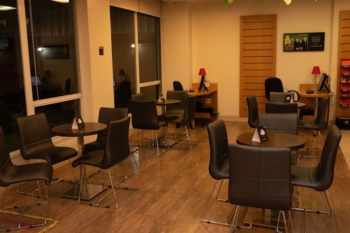 Imagen del bar/restaurante del Hotel Ibis Contagem Ceasa. Foto 2