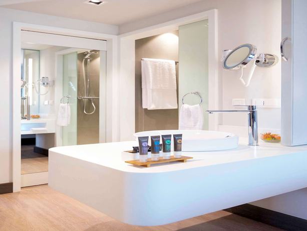 Imagen de la habitación del Hotel Ibis Cotonou. Foto 13