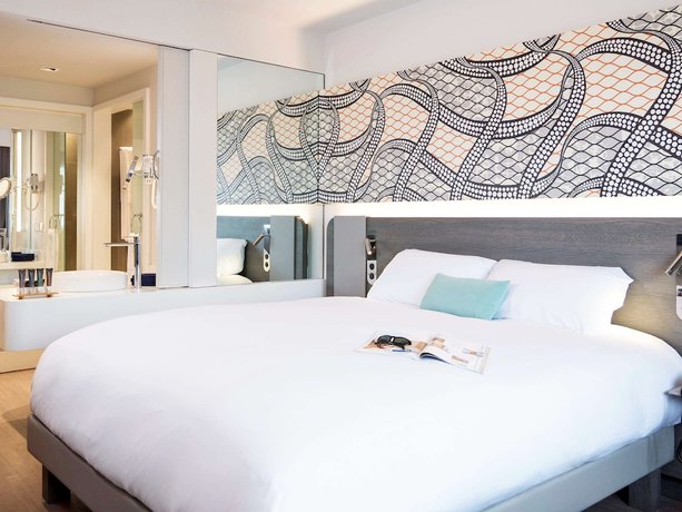 Imagen de la habitación del Hotel Ibis Cotonou. Foto 14