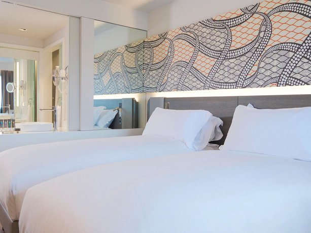 Imagen de la habitación del Hotel Ibis Cotonou. Foto 16