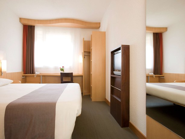 Imagen de la habitación del Hotel Ibis Cotonou. Foto 28