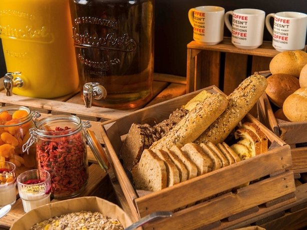 Imagen del bar/restaurante del Hotel Ibis Coventry Centre. Foto 8