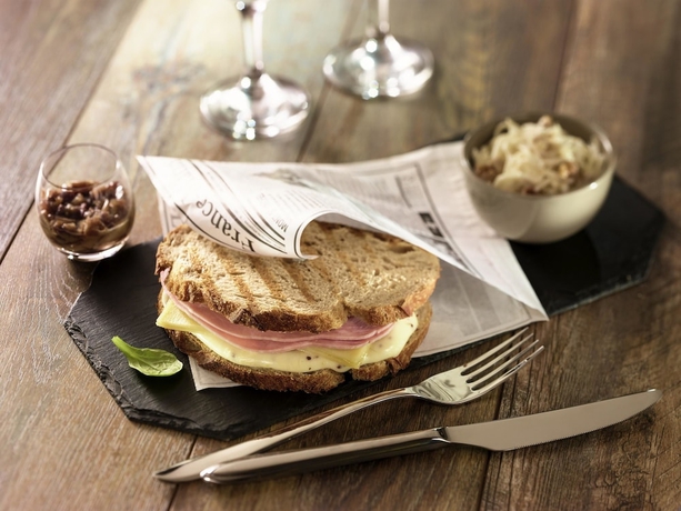 Imagen del bar/restaurante del Hotel Ibis Coventry Centre. Foto 9