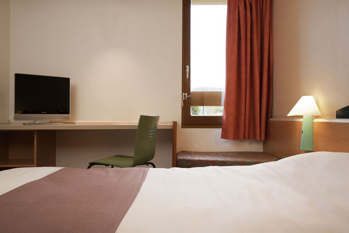 Imagen del bar/restaurante del Hotel Ibis Creil Sur Oise. Foto 5