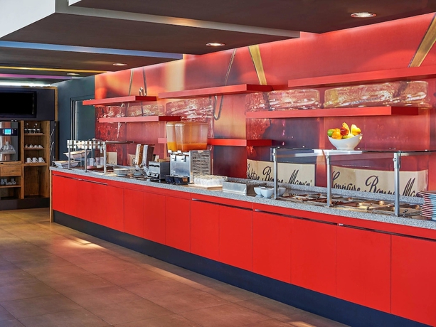 Imagen del bar/restaurante del Hotel Ibis Culiacan. Foto 4