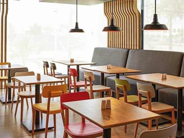 Imagen del bar/restaurante del Hotel Ibis Culiacan. Foto 5