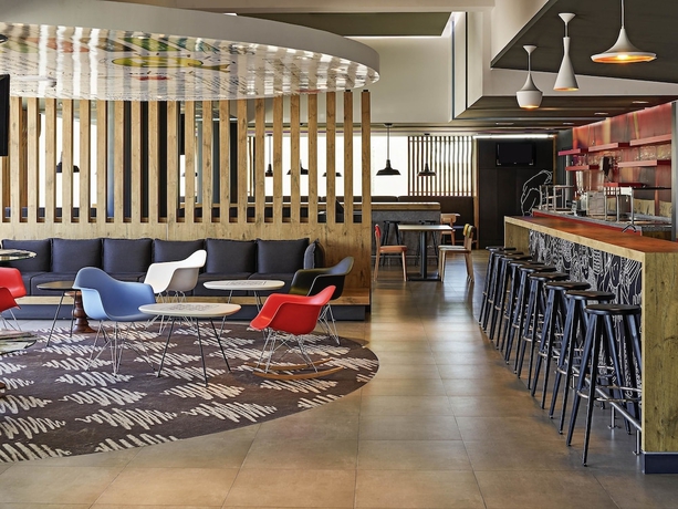Imagen del bar/restaurante del Hotel Ibis Culiacan. Foto 7