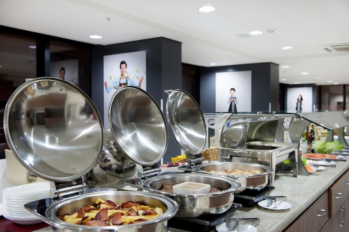 Imagen del bar/restaurante del Hotel Ibis Curitiba Shopping. Foto 2