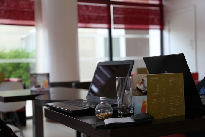 Imagen de los interiores del Hotel Ibis Dakar. Foto 14