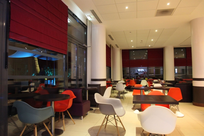 Imagen de los interiores del Hotel Ibis Dakar. Foto 15