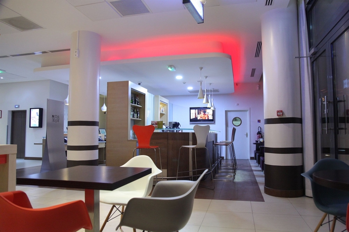 Imagen del bar/restaurante del Hotel Ibis Dakar. Foto 7