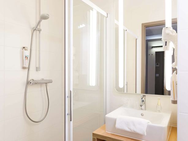 Imagen de la habitación del Hotel Ibis De Haan. Foto 15