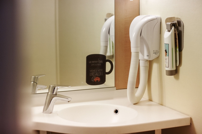 Imagen de la habitación del Hotel Ibis Deauville Centre. Foto 5