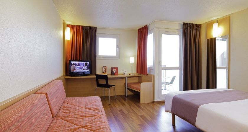 Imagen de la habitación del Hotel Ibis Deauville Centre. Foto 6