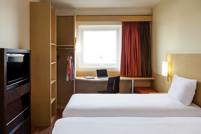 Imagen de la habitación del Hotel Ibis Deauville Centre. Foto 10