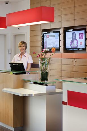 Imagen de los interiores del Hotel Ibis Delemont Delsberg. Foto 20