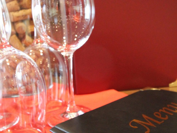 Imagen del bar/restaurante del Hotel Ibis Dijon Sud. Foto 3