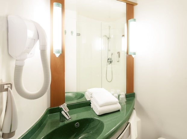 Imagen de la habitación del Hotel Ibis Dinant Centre. Foto 14