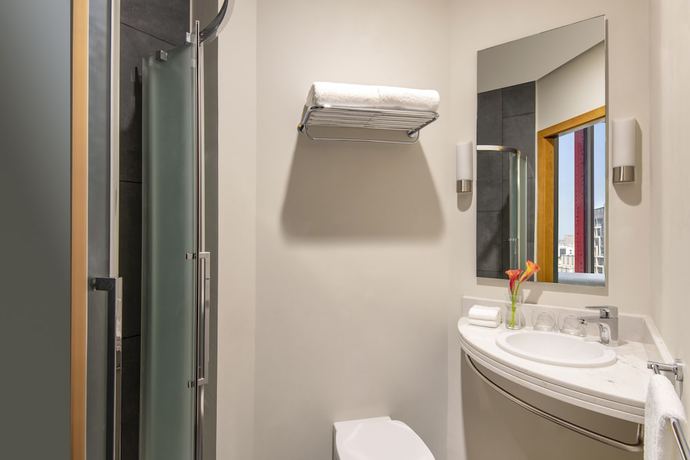 Imagen de la habitación del Hotel Ibis Doha. Foto 6