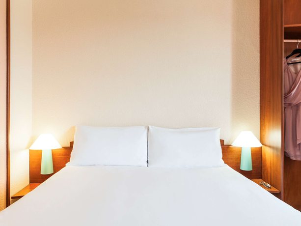 Imagen de la habitación del Hotel Ibis Douala. Foto 10