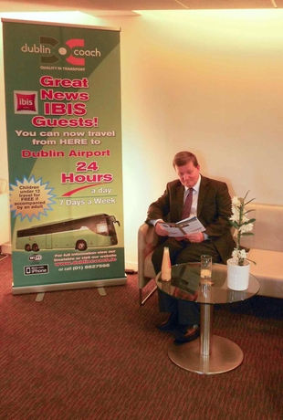 Imagen del bar/restaurante del Hotel Ibis Dublin. Foto 7