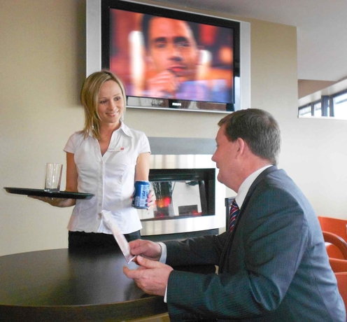 Imagen del bar/restaurante del Hotel Ibis Dublin. Foto 11