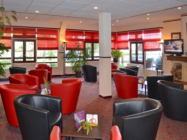 Imagen de los interiores del Hotel Ibis Egletons. Foto 16