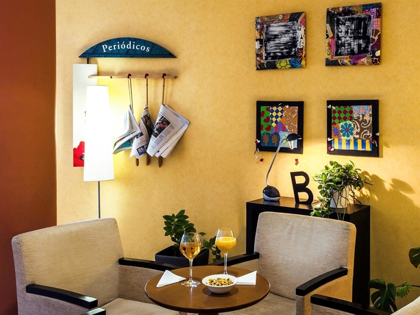 Imagen de los interiores del Hotel Ibis Elche. Foto 14