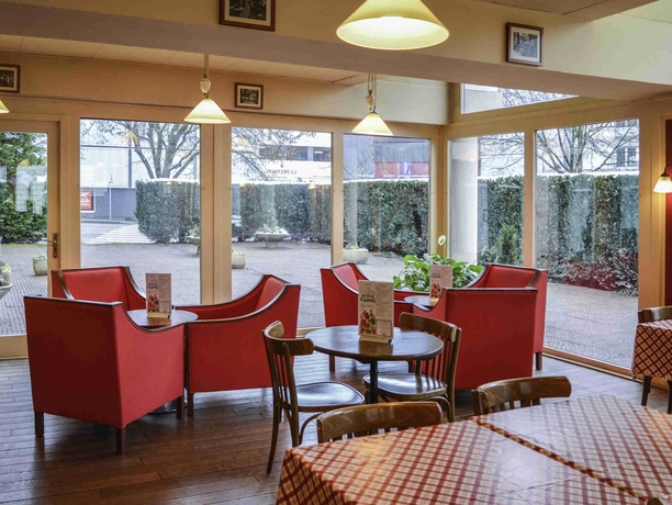 Imagen del bar/restaurante del Hotel Ibis Epinal Centre Ville. Foto 8