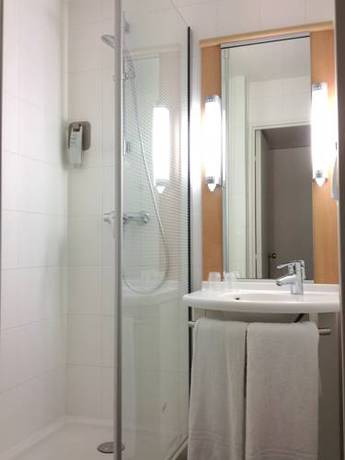 Imagen de la habitación del Hotel Ibis Epinay Sur Seine Gennevilliers. Foto 4