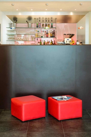 Imagen del bar/restaurante del Hotel Ibis Esch Belval. Foto 8