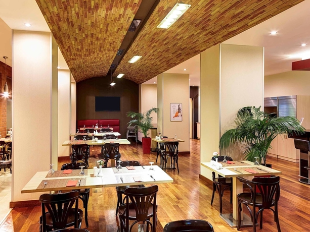 Imagen del bar/restaurante del Hotel Ibis Eskisehir. Foto 2