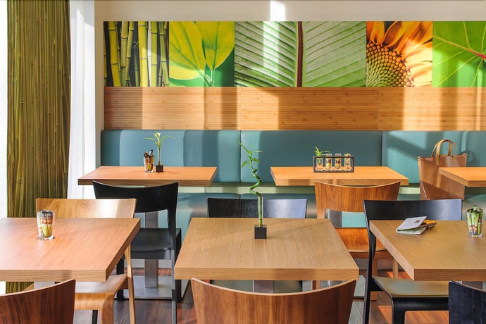 Imagen del bar/restaurante del Hotel Ibis Essen. Foto 5