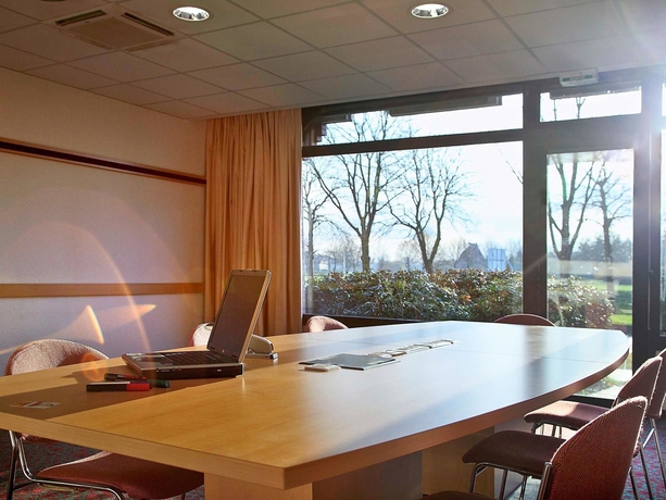 Imagen de los interiores del Hotel Ibis Evry Courcouronnes. Foto 7