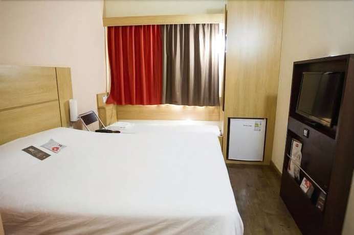 Imagen de la habitación del Hotel Ibis Feira De Santana. Foto 9