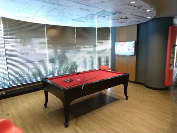 Imagen del bar/restaurante del Hotel Ibis Florianopolis. Foto 8