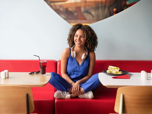 Imagen del bar/restaurante del Hotel Ibis Fortaleza Centro De Eventos. Foto 6