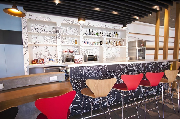 Imagen del bar/restaurante del Hotel Ibis Foz Do Igua&ccedil;u. Foto 7