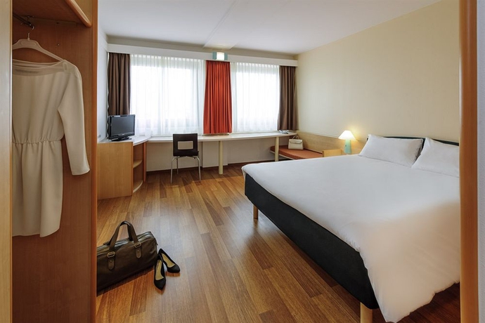 Imagen de la habitación del Hotel Ibis Frankfurt Airport. Foto 11
