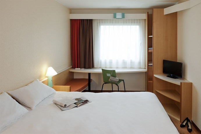 Imagen de la habitación del Hotel Ibis Frankfurt Airport. Foto 13