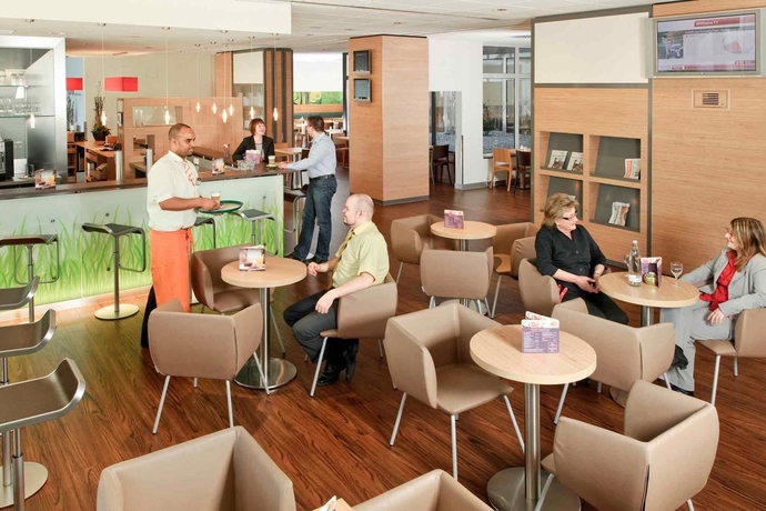 Imagen del bar/restaurante del Hotel Ibis Frankfurt Centrum. Foto 5