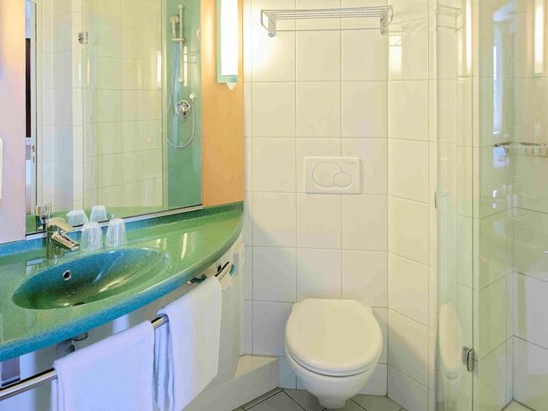 Imagen de la habitación del Hotel Ibis Fribourg. Foto 4
