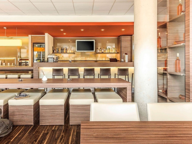 Imagen del bar/restaurante del Hotel Ibis Friedrichshafen Airport Messe. Foto 12