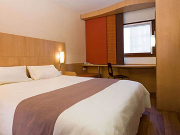 Imagen de la habitación del Hotel Ibis Gading Serpong. Foto 11