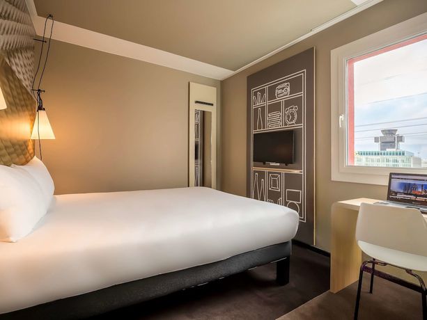 Imagen de la habitación del Hotel Ibis Geneve Aeroport. Foto 16