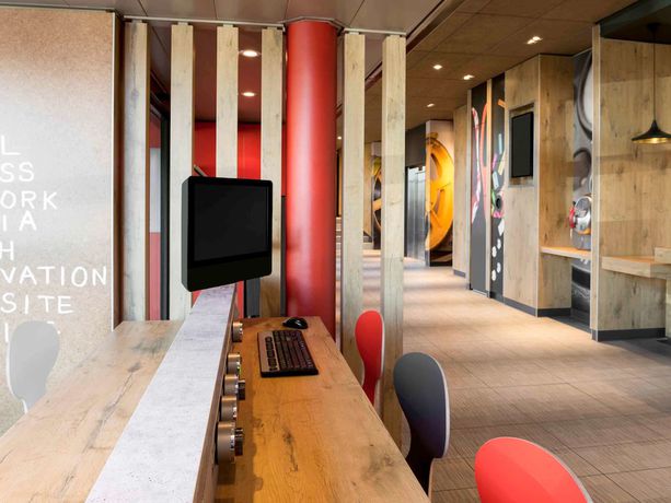 Imagen de la habitación del Hotel Ibis Geneve Aeroport. Foto 17