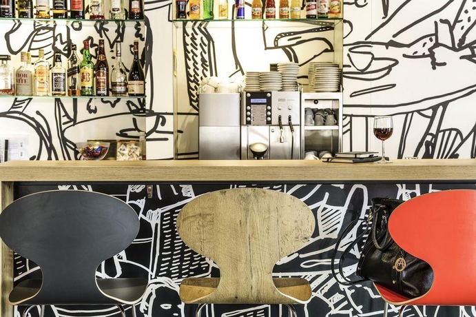 Imagen general del Hotel Ibis Geneve Centre Lac. Foto 4